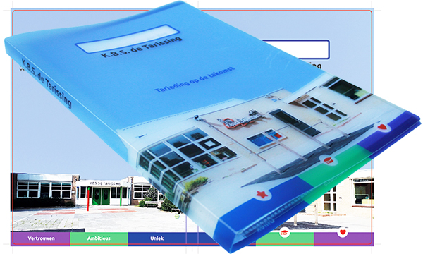 De nieuwe schoolmap full colour digitaal bedrukt met een foto van het schoolgebouw.